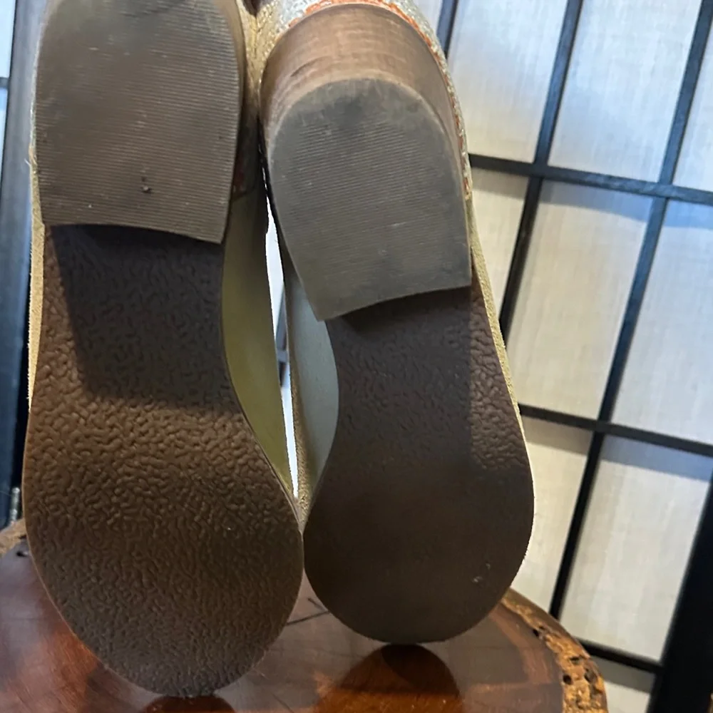 Charleston Shoe Company Camden Suede bootie MSRP $195 Tan Size 8